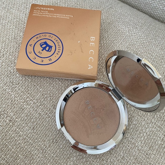 Becca Shimmering Skin Perfector in Bronze - Picture 3 of 5